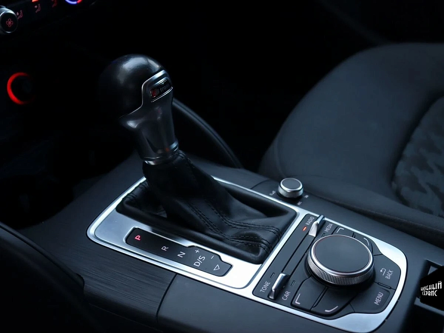 Audi A3, 2015г., передний привод, робот