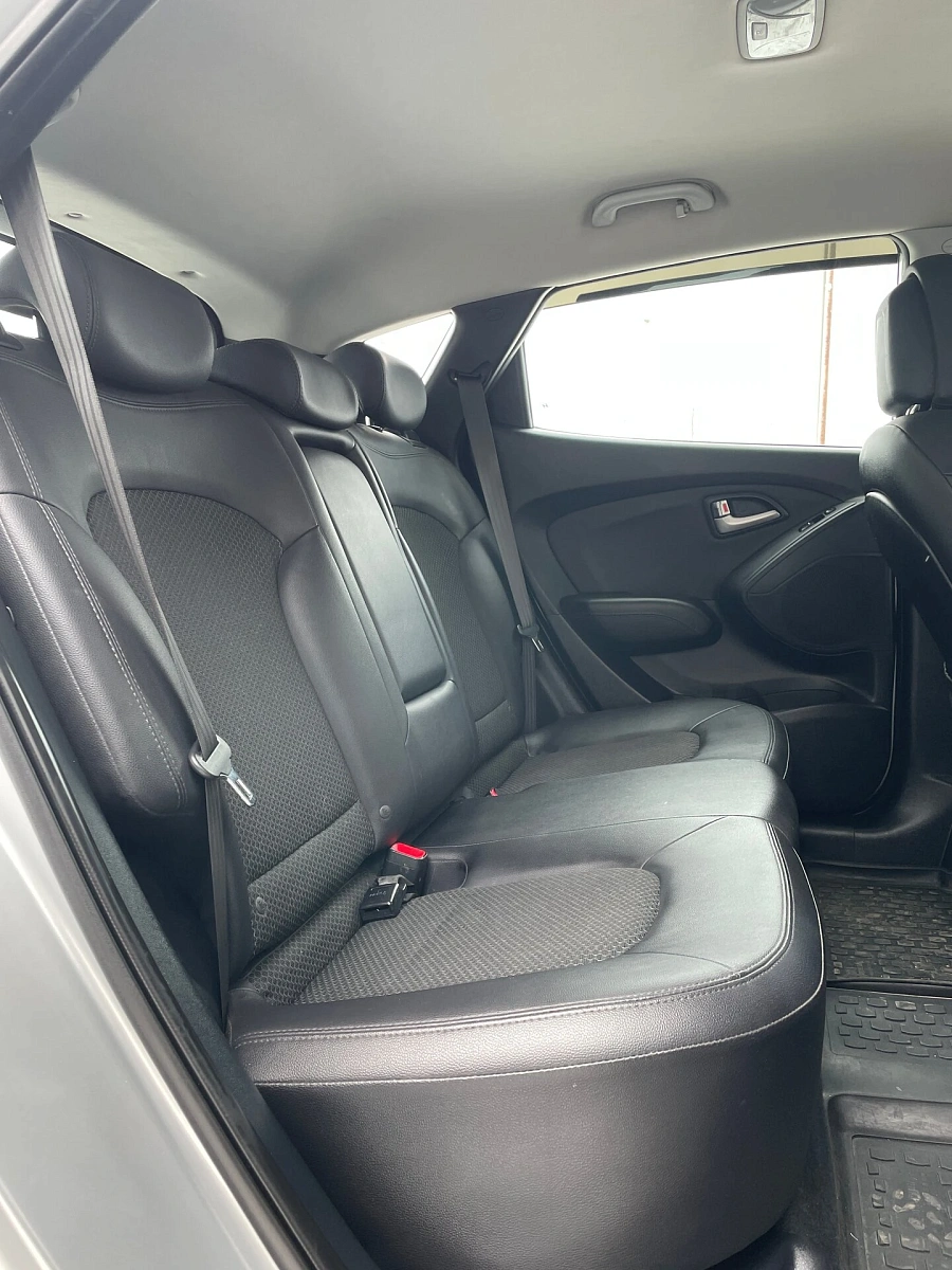 Hyundai ix35, 2011г., передний привод, автомат