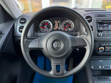 Volkswagen Tiguan, 2011г, передний привод, механика