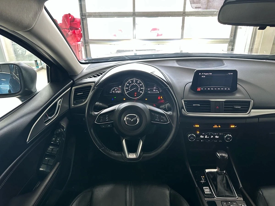 Mazda 3, 2017г., передний привод, автомат