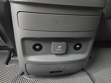 Hyundai Staria, 2024г, полный привод, автомат