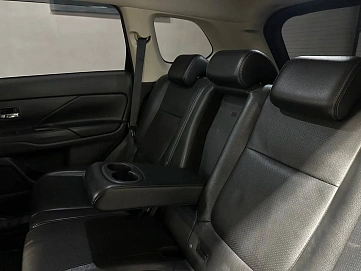Mitsubishi Outlander, 2015г, полный привод, вариатор