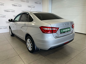 Lada (ВАЗ) Vesta, 2018г, передний привод, механика