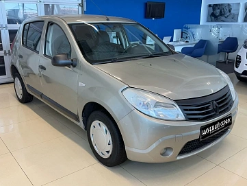Renault Sandero, 2012г, передний привод, механика