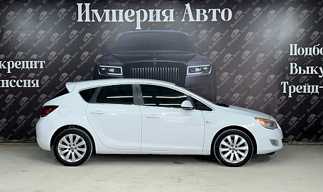 Opel Astra, 2011г, передний привод, автомат