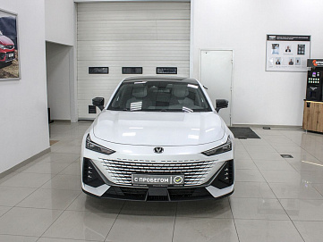 Changan UNI-V, 2023г, передний привод, робот