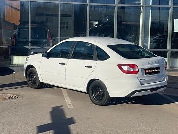 Lada (ВАЗ) Granta, 2021г, передний привод, механика
