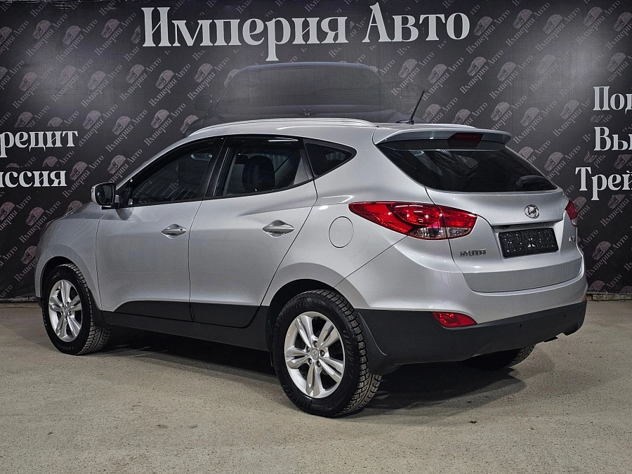 Hyundai ix35, 2012г., передний привод, автомат