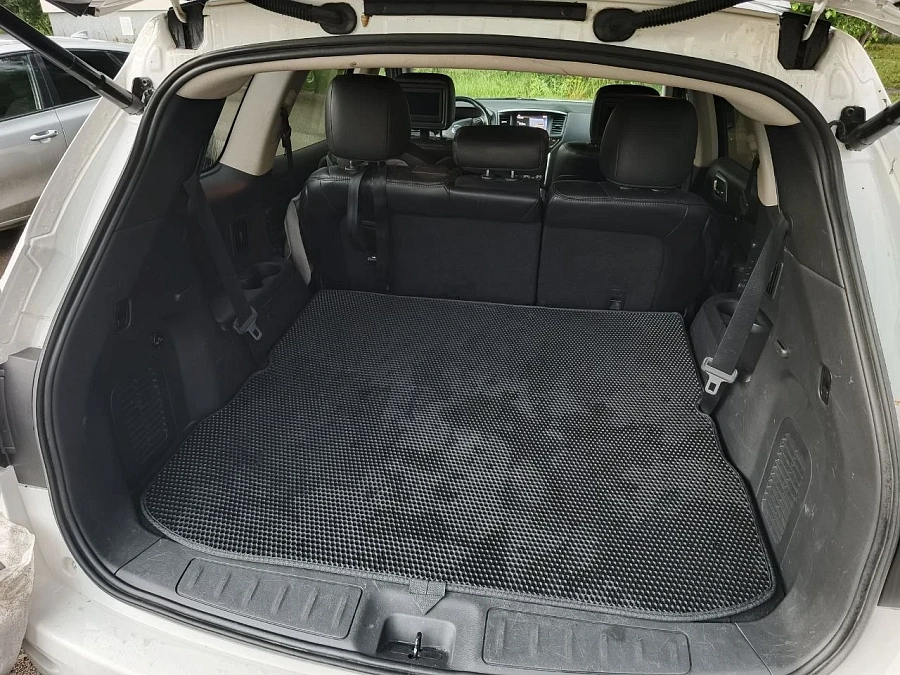 Nissan Pathfinder, 2015г., полный привод, вариатор