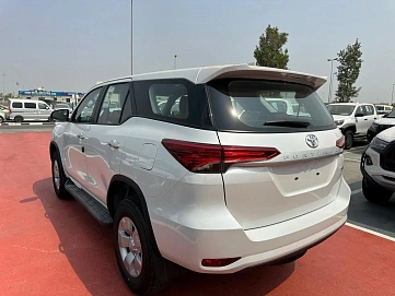 Toyota Fortuner, 2024г, полный привод, автомат