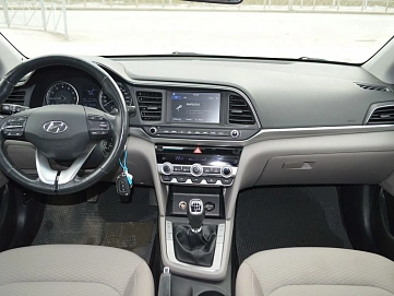 Hyundai Elantra, 2020г, передний привод, механика