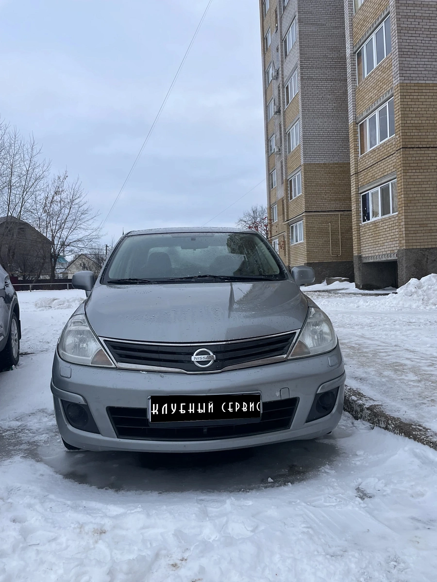 Nissan Tiida, 2010г., передний привод, автомат