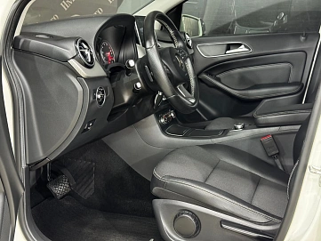 Mercedes-Benz B-Класс, 2015г, передний привод, робот