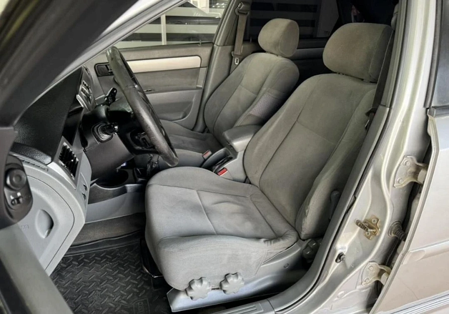 Chevrolet Lacetti, 2006г., передний привод, механика