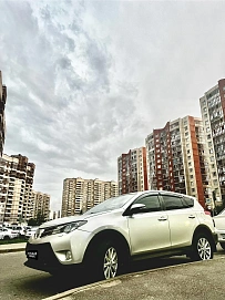 Toyota RAV4, 2014г, передний привод, механика