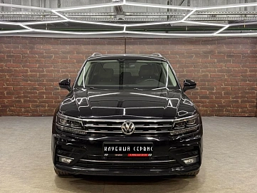 Volkswagen Tiguan, 2018г, полный привод, робот