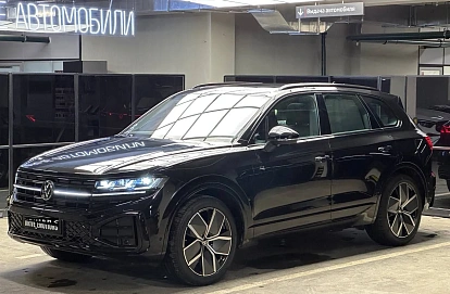 Volkswagen Touareg, 2025г, полный привод, автомат