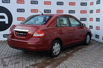 Nissan Tiida, 2010г., передний привод, автомат