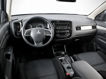 Mitsubishi Outlander, 2013г, передний привод, вариатор