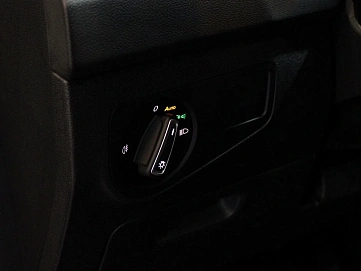 Volkswagen Tiguan, 2021г, передний привод, робот