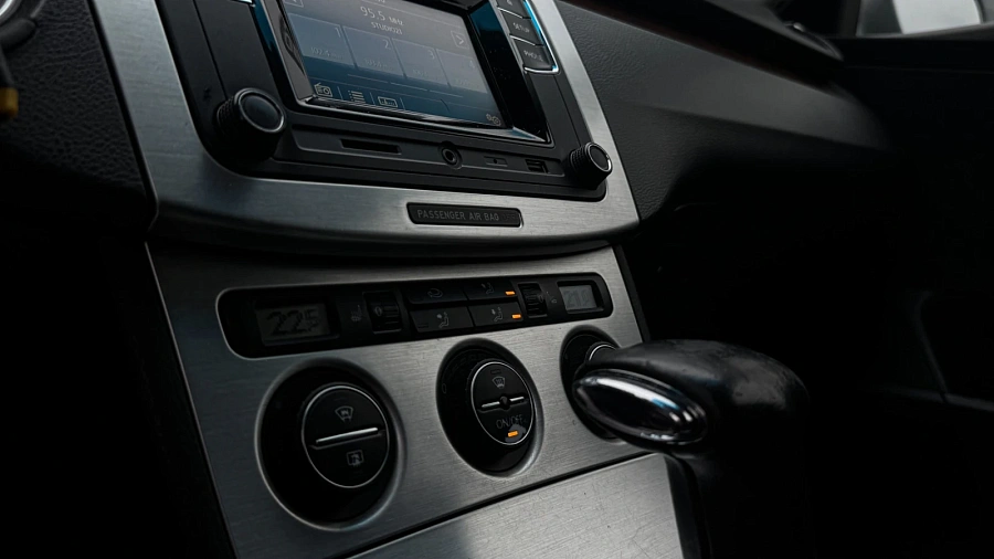 Volkswagen Passat, 2006г., передний привод, автомат