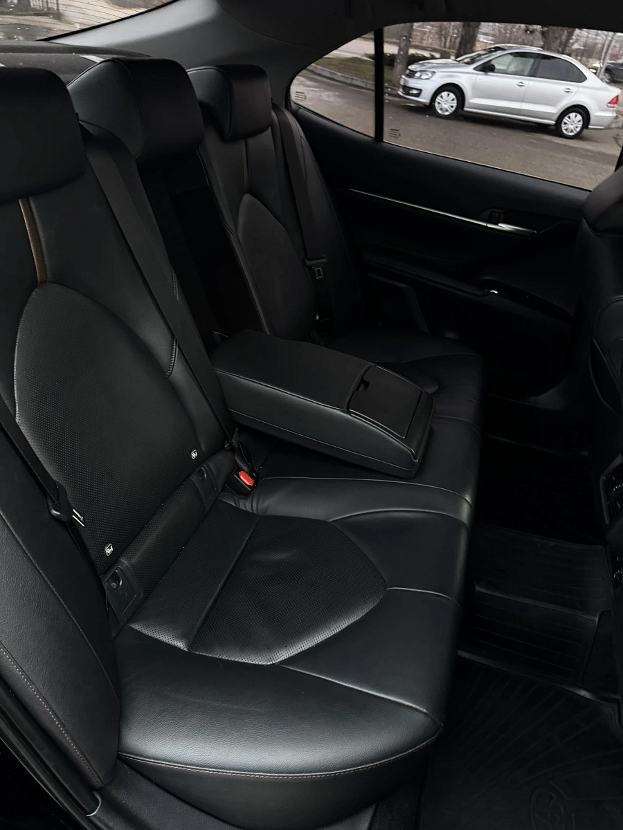 Toyota Camry, 2020г., передний привод, автомат