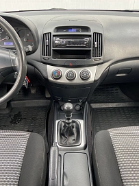 Hyundai Elantra, 2010г, передний привод, механика