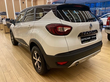 Renault Kaptur, 2022г, передний привод, вариатор