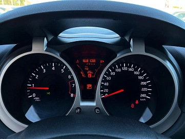 Nissan Juke, 2012г, передний привод, автомат