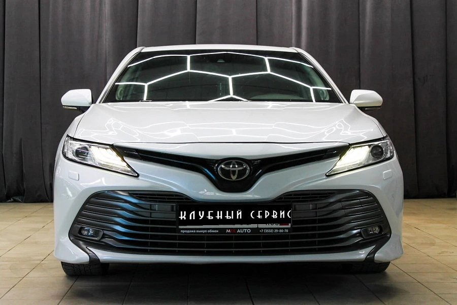 Toyota Camry, 2019г., передний привод, автомат