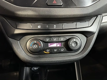 Lada (ВАЗ) Vesta, 2018г, передний привод, механика