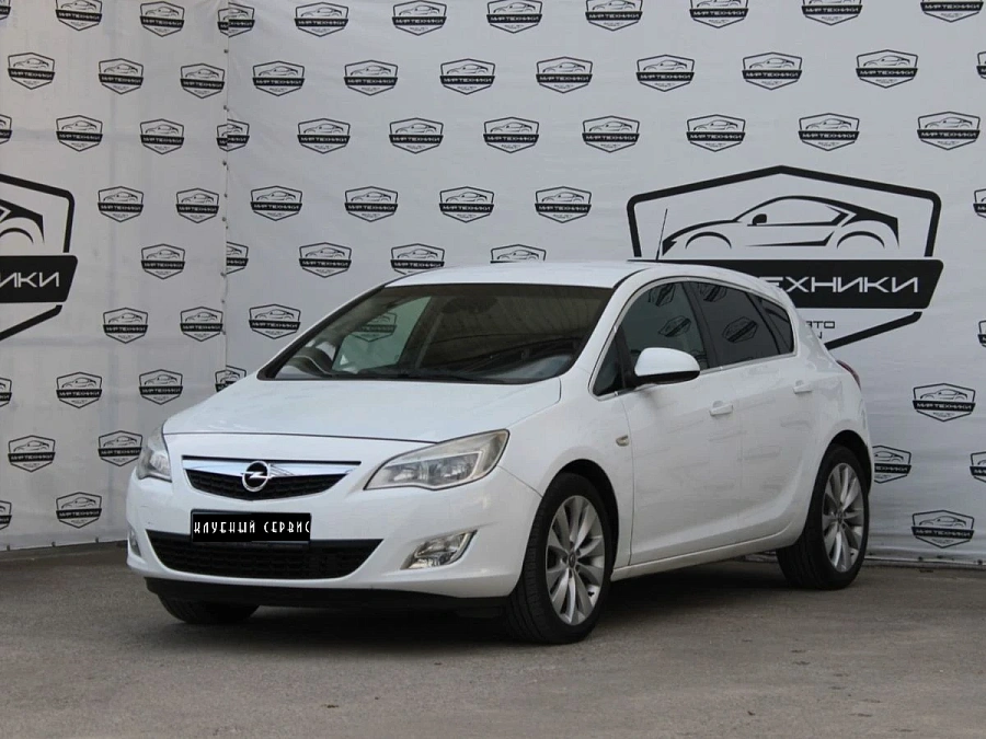 Opel Astra, 2011г., передний привод, автомат