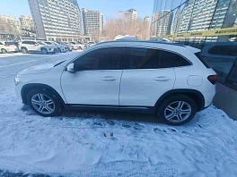 Mercedes-Benz GLA, 2021г, передний привод, робот