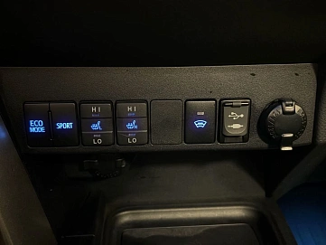 Toyota RAV4, 2019г, передний привод, автомат