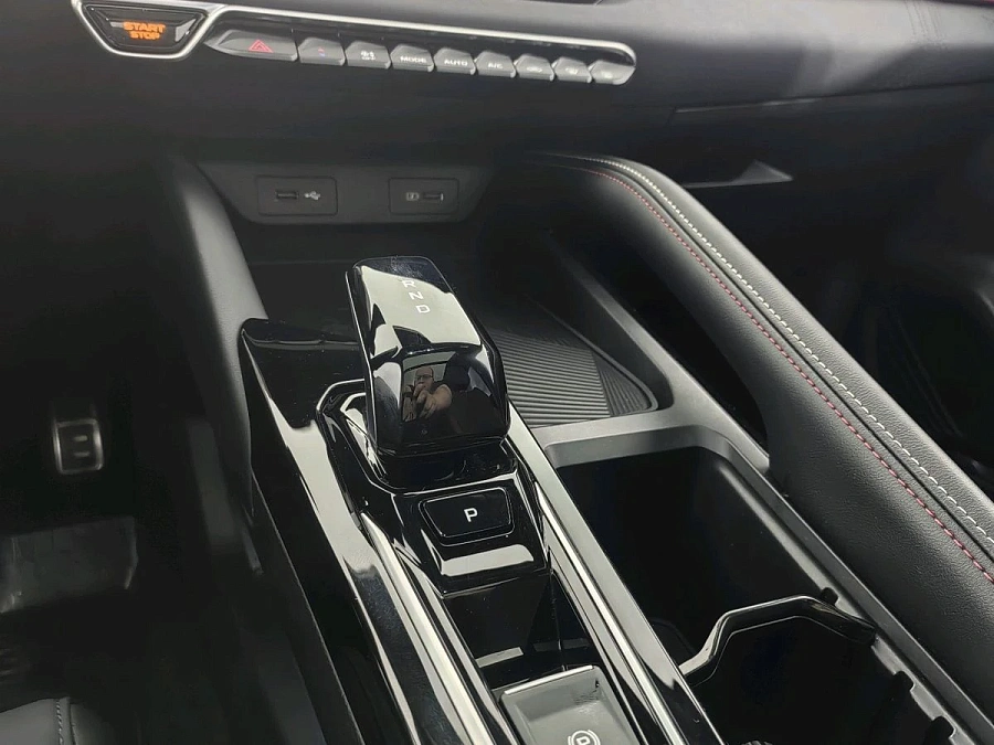 Geely Coolray, 2024г., передний привод, робот