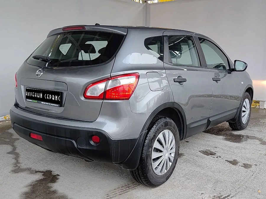 Nissan Qashqai, 2013г., передний привод, вариатор