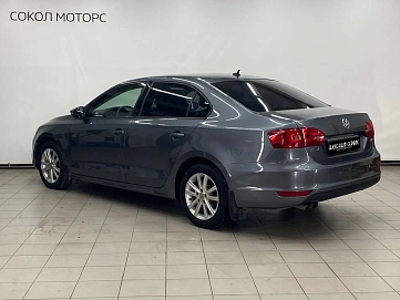 Volkswagen Jetta, 2011г, передний привод, робот