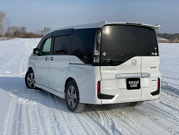Honda Stepwgn, 2019г, передний привод, вариатор