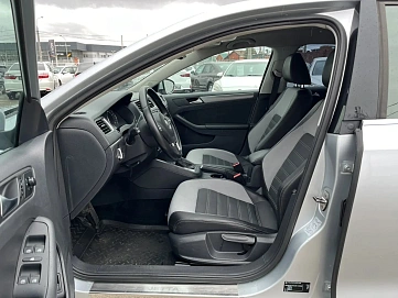 Volkswagen Jetta, 2012г, передний привод, автомат
