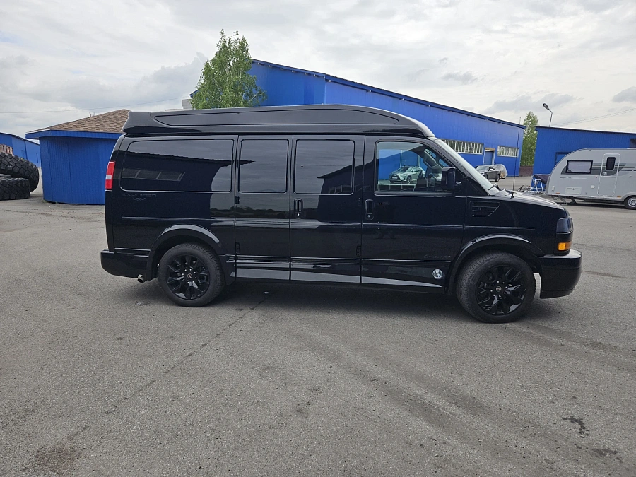 GMC Savana, 2023г., полный привод, автомат