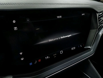 Volkswagen Touareg, 2025г, полный привод, автомат
