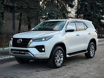 Toyota Fortuner, 2022г, полный привод, автомат