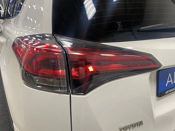 Toyota RAV4, 2016г, передний привод, вариатор