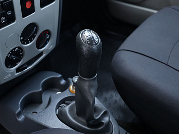 Renault Logan, 2008г, передний привод, механика