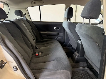 Nissan Tiida, 2012г., передний привод, автомат