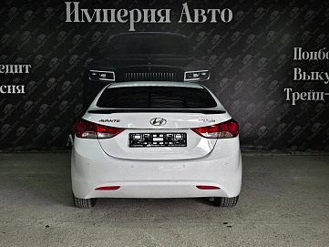 Hyundai Avante, 2011г, передний привод, автомат
