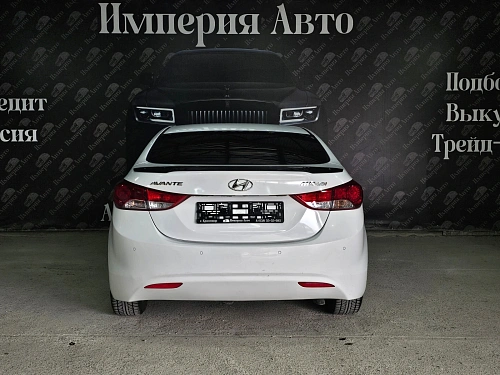 Hyundai Avante, 2011г, передний привод, автомат
