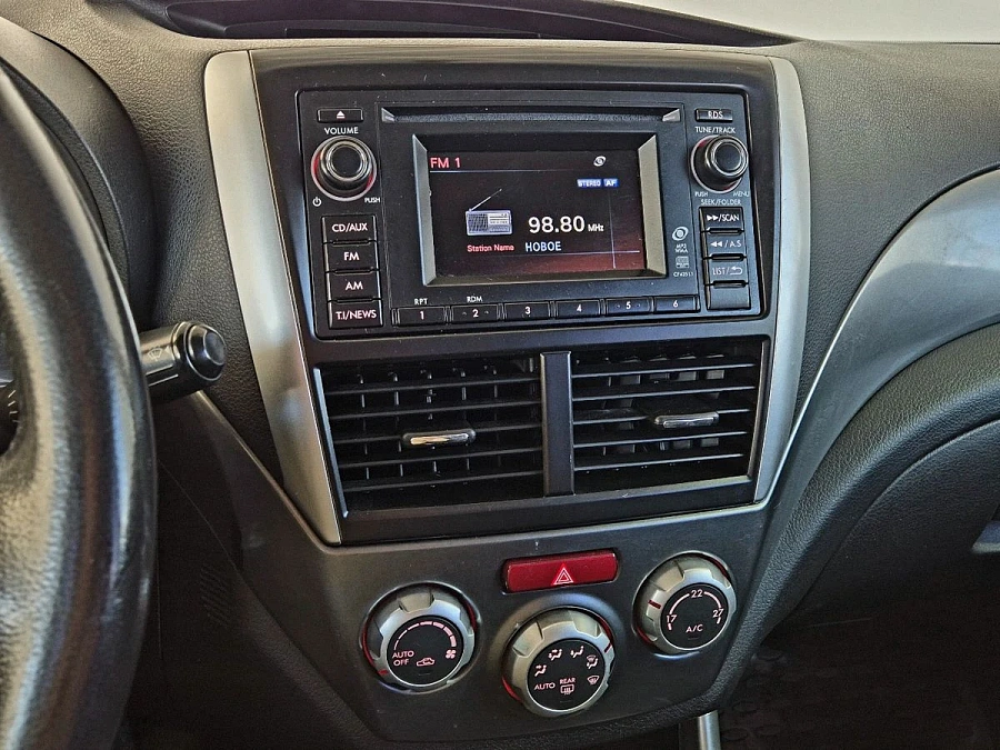 Subaru Forester, 2011г., полный привод, механика