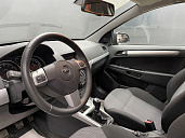 Opel Astra, 2014г., передний привод, механика