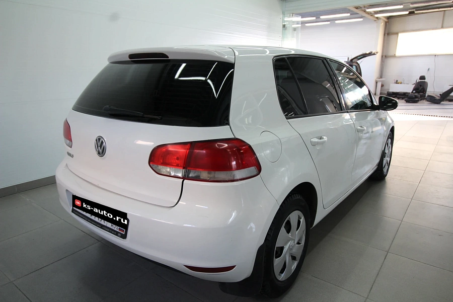 Volkswagen Golf, 2010г., передний привод, механика